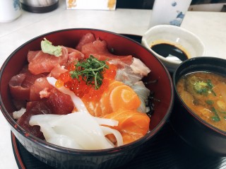 海鮮丼