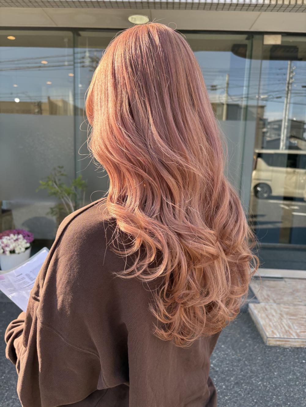 ピンクベージュ